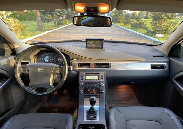 Volvo V70 cena 25400 przebieg: 222000, rok produkcji 2009 z Limanowa małe 211